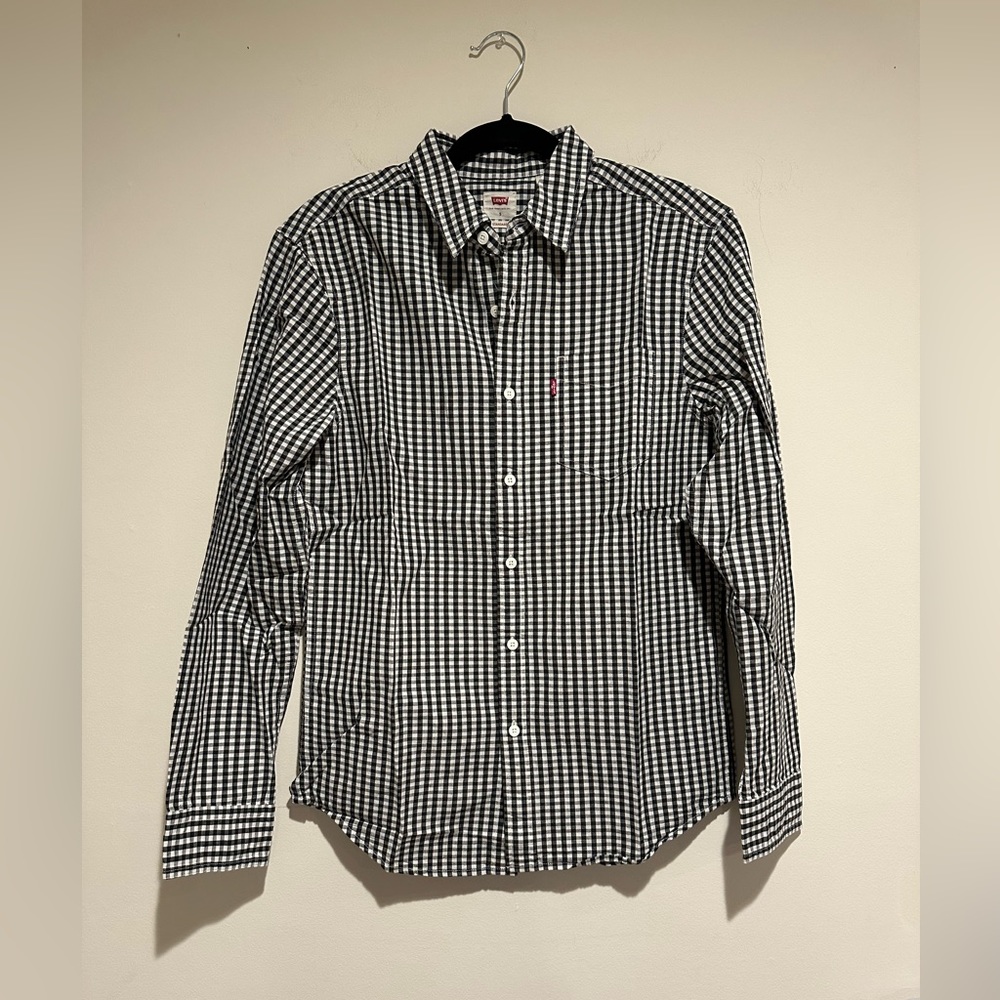 Levi’s long sleeve button down checkered shirt